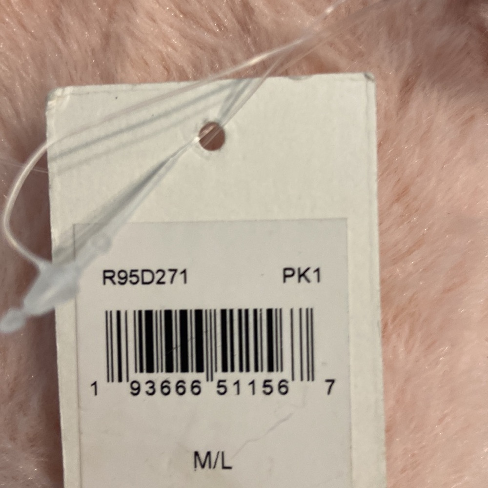 SPLENDID SLIPPERS SIZE M/L BRAND NEW COLOR LIGHT PINK SO FLUFFY - Picture 4 of 8